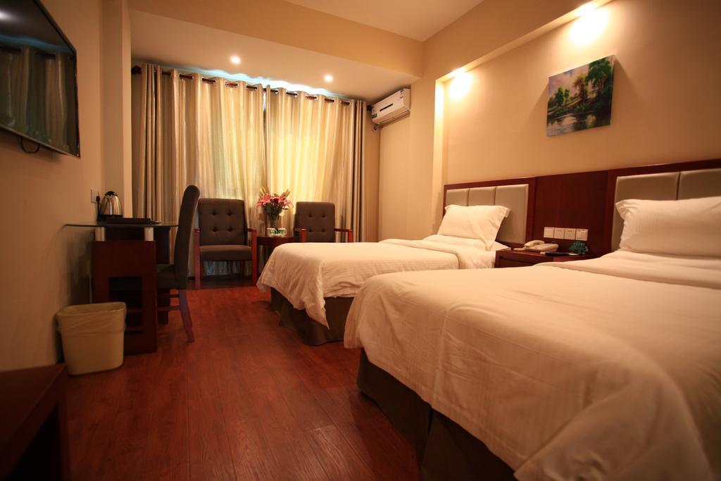 Greentree Inn Sanya He Ping Street Hotel Номер фото