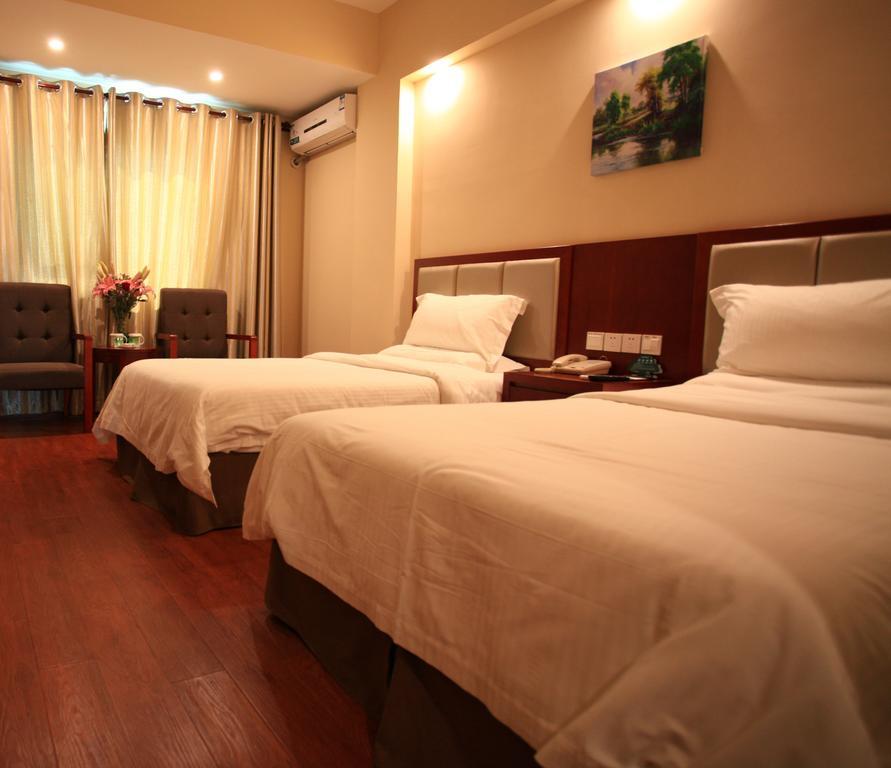 Greentree Inn Sanya He Ping Street Hotel Номер фото